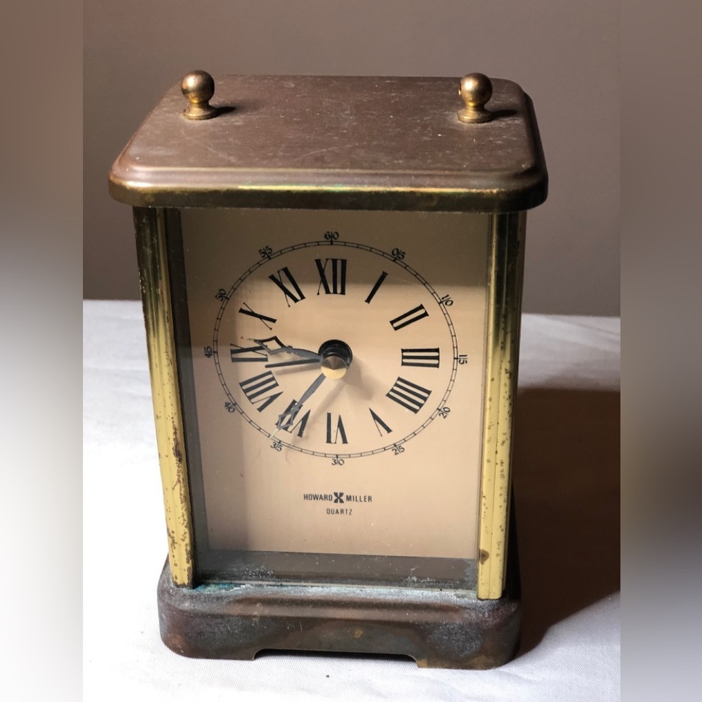 VINTAGE QUARTZ DESKTOP CLOCK